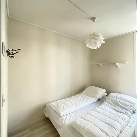 1st Floor Oasis - Parking/wifi