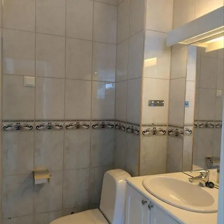 1st Floor Oasis - Parking/wifi Apartmán